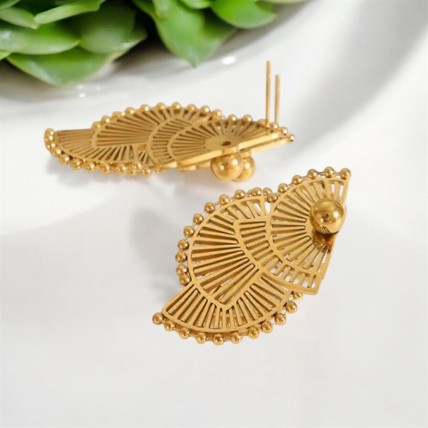 ARETES PALOMA